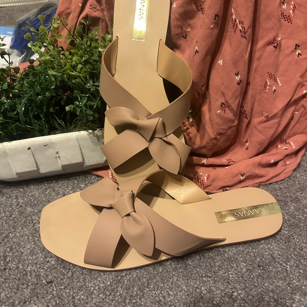 Anna Women's Beige Bow Sandals